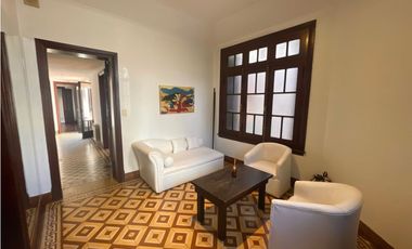 Casa de estilo, inmejorable estado, totalmente reciclada.