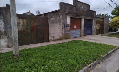 GALPON TALLER con VIVIENDA A RECICLAR - JUNCAL y AYACUCHO