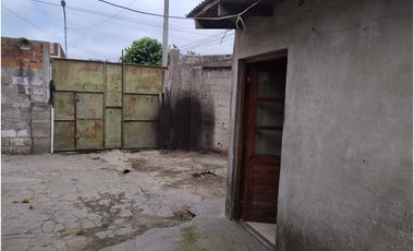 GALPON TALLER con VIVIENDA A RECICLAR - JUNCAL y AYACUCHO