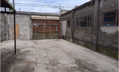 GALPON TALLER con VIVIENDA A RECICLAR - JUNCAL y AYACUCHO