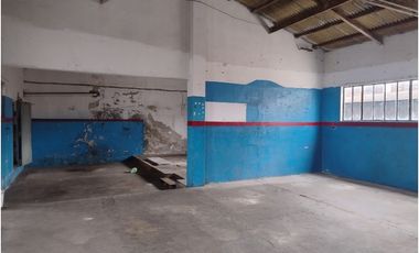 GALPON TALLER con VIVIENDA A RECICLAR - JUNCAL y AYACUCHO