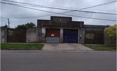 GALPON TALLER con VIVIENDA A RECICLAR - JUNCAL y AYACUCHO