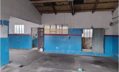 GALPON TALLER con VIVIENDA A RECICLAR - JUNCAL y AYACUCHO