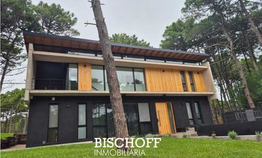 VENTA DE CASA EN BARRIO PRIVADO PIONEROS