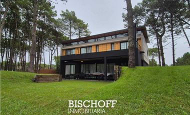 VENTA DE CASA EN BARRIO PRIVADO PIONEROS