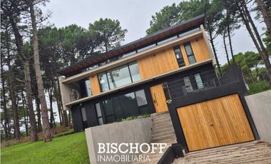 VENTA DE CASA EN BARRIO PRIVADO PIONEROS