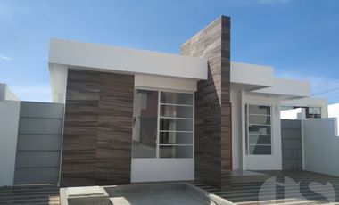 CASA EN VENTA EN SUR DE MANTA