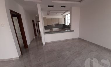 CASA EN VENTA EN SUR DE MANTA