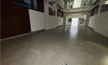 LOCAL COMERCIAL / LOS ANDES MALL  /  175M2 / PLANTA BAJA