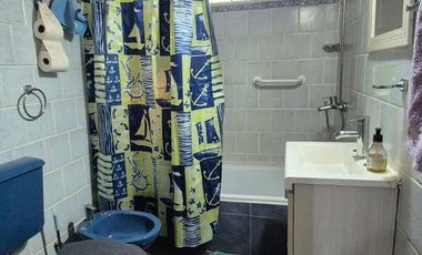 PROPIEDAD EN VENTA 2 EN 1  ( UN TERRENO - DOS CASAS)  IMPERDIBLE. AMPLIAPROPIEDAD APTA CRÉDITO HIPOTECARIO.-