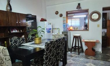 PROPIEDAD EN VENTA 2 EN 1  ( UN TERRENO - DOS CASAS)  IMPERDIBLE. AMPLIAPROPIEDAD APTA CRÉDITO HIPOTECARIO.-