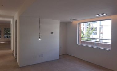 Oficina en Venta en Luis Carrara con las Hualtatas