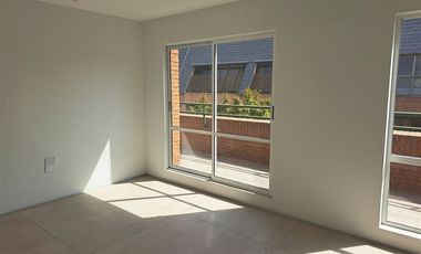 Oficina en Venta en Luis Carrara con las Hualtatas