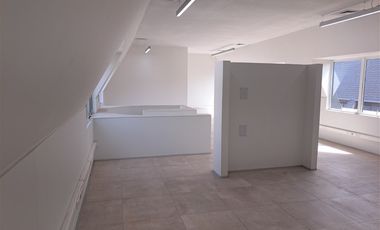 Oficina en Venta en Luis Carrara con las Hualtatas