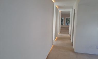 Oficina en Venta en Luis Carrara con las Hualtatas