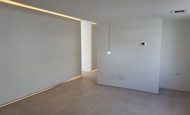 Oficina en Venta en Luis Carrara con las Hualtatas