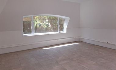 Oficina en Venta en Luis Carrara con las Hualtatas