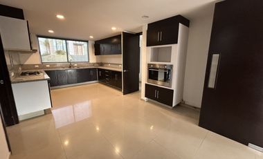 PRECIOSA CASA EN RENTA EN VILLA MAGNA, LOMAS COUNTRY!!