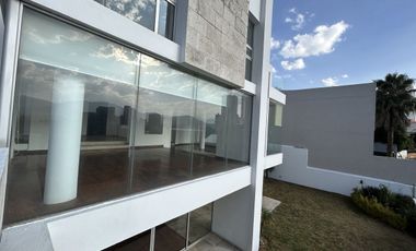 PRECIOSA CASA EN RENTA EN VILLA MAGNA, LOMAS COUNTRY!!