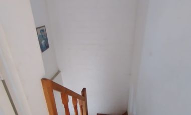 VENTA DEPARTAMENTO DE 2 PISOS EN LA PINTANA