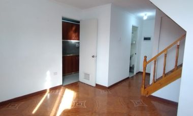 VENTA DEPARTAMENTO DE 2 PISOS EN LA PINTANA