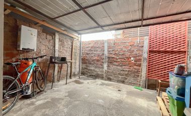 SE VENDE ACOGEDORA CASA 1D 1B, LA PINTANA