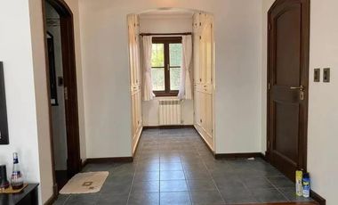 Casa en venta - 2 Dormitorios 3 Baños - Cochera - 2.400Mts2 - Sierra de Los Padres