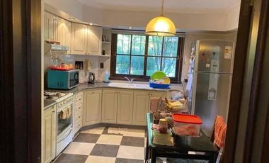 Casa en venta - 2 Dormitorios 3 Baños - Cochera - 2.400Mts2 - Sierra de Los Padres