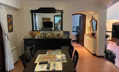 Casa en venta - 2 Dormitorios 3 Baños - Cochera - 2.400Mts2 - Sierra de Los Padres