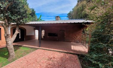 Casa con pileta en Pueblo Esther
