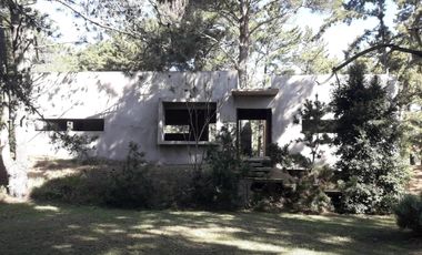Casa a terminar en venta - 2 Dormitorios 2 Baños - 705Mts2 - Costa del Este