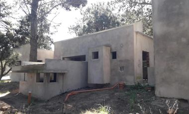 Casa a terminar en venta - 2 Dormitorios 2 Baños - 705Mts2 - Costa del Este