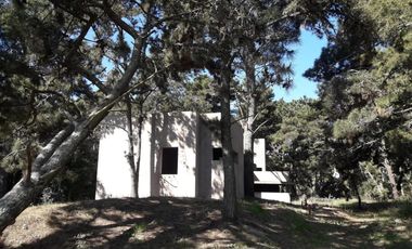 Casa a terminar en venta - 2 Dormitorios 2 Baños - 705Mts2 - Costa del Este