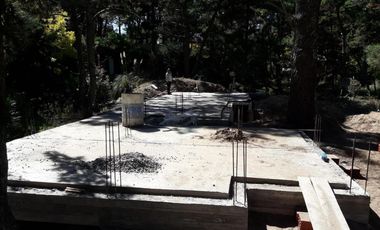 Casa a terminar en venta - 2 Dormitorios 2 Baños - 705Mts2 - Costa del Este
