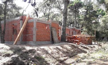 Casa a terminar en venta - 2 Dormitorios 2 Baños - 705Mts2 - Costa del Este