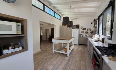 Encantadora casa quinta a la venta en el prestigioso barrio La Araucaria| Lobos