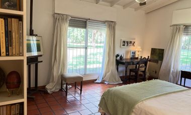 Encantadora casa quinta a la venta en el prestigioso barrio La Araucaria| Lobos