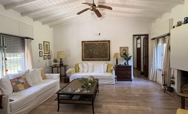 Encantadora casa quinta a la venta en el prestigioso barrio La Araucaria| Lobos