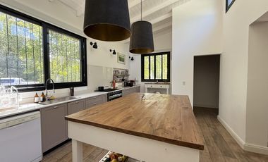 Encantadora casa quinta a la venta en el prestigioso barrio La Araucaria| Lobos