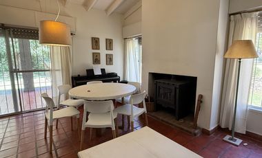 Encantadora casa quinta a la venta en el prestigioso barrio La Araucaria| Lobos
