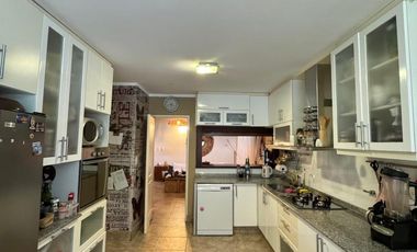 Casa en Venta de 4 Dormitorios, Country El Bosque con Pileta y Cava de Vino