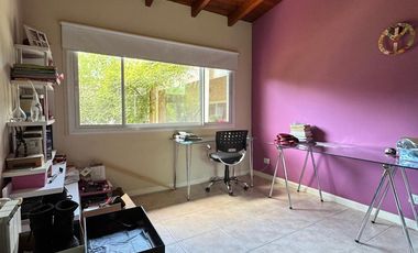 Casa en Venta de 4 Dormitorios, Country El Bosque con Pileta y Cava de Vino