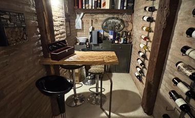 Casa en Venta de 4 Dormitorios, Country El Bosque con Pileta y Cava de Vino