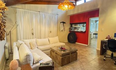 Casa en Venta de 4 Dormitorios, Country El Bosque con Pileta y Cava de Vino