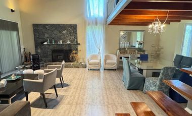 Casa en Venta de 4 Dormitorios, Country El Bosque con Pileta y Cava de Vino