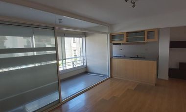 Departamento - 2  ambientes luminoso  con cochera cubierta fija   - Palermo Chico