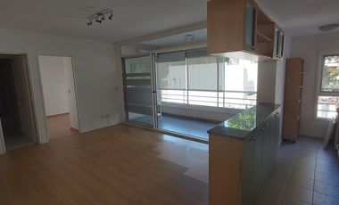 Departamento - 2  ambientes luminoso  con cochera cubierta fija   - Palermo Chico