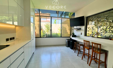 RESIDENCIA EN VENTA EN VALLE REAL, ZAPOPAN