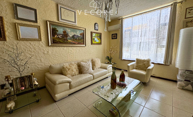 RESIDENCIA EN VENTA EN VALLE REAL, ZAPOPAN