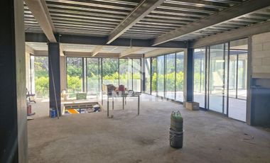 Alameda: Magnifico local para restaurante, corporativo en edificio inteligente.